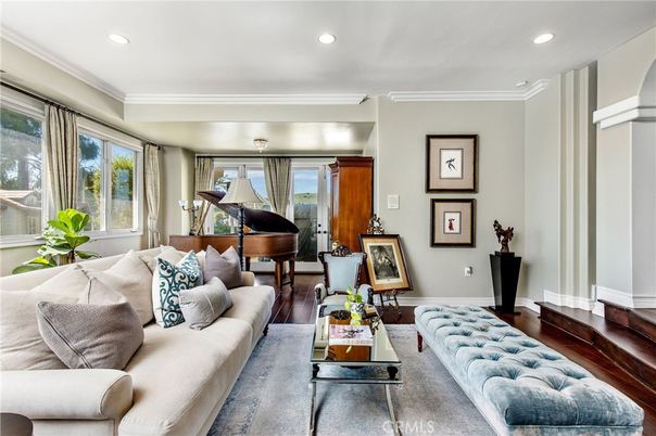 Interior, Living room, Piano, Recessed Lighting, Wood Texture Flooring