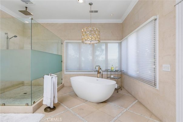 Bathroom, Free Standing Baths, Glass Shower, Interior, Pendant Lights, Recessed Lighting