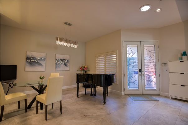 Dining room, Interior, Pendant Lights, Piano, Recessed Lighting