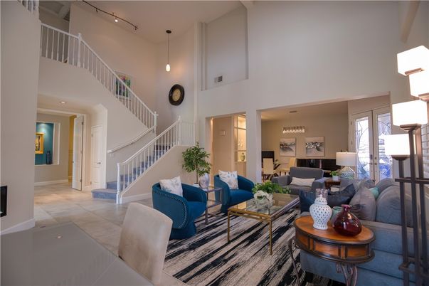 Chandelier, Dining room, Interior, Living room, Pendant Lights