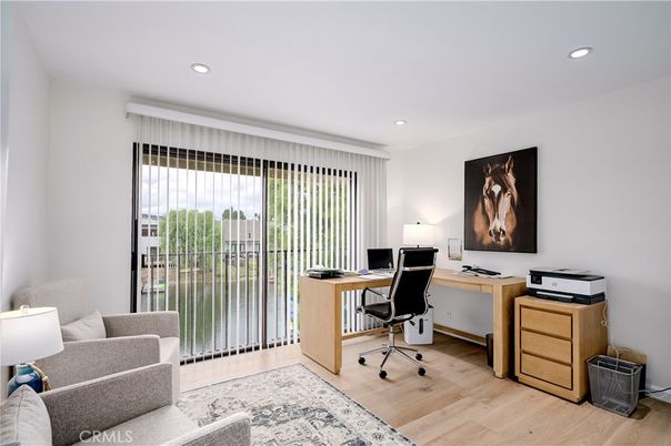 Home Office, Interior, Recessed Lighting, Wood Texture Flooring
