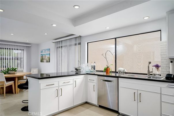 Dining room, Interior, Kitchen, Recessed Lighting, Stainless Steel Appliances