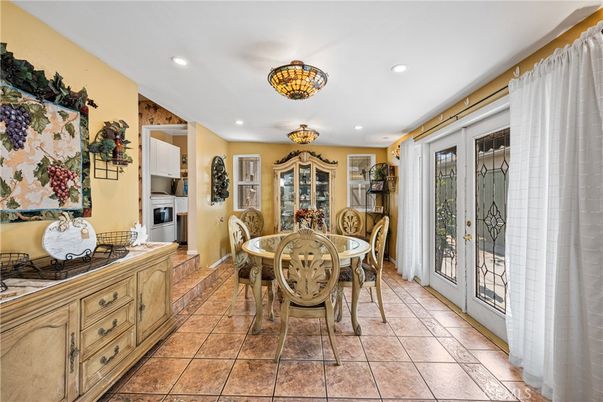 Dining room, Interior, Recessed Lighting