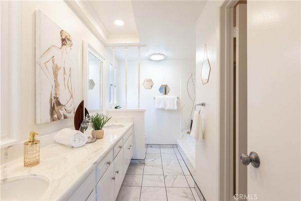 Bathroom, Dual Sink Vanities, Interior, Marble, Recessed Lighting