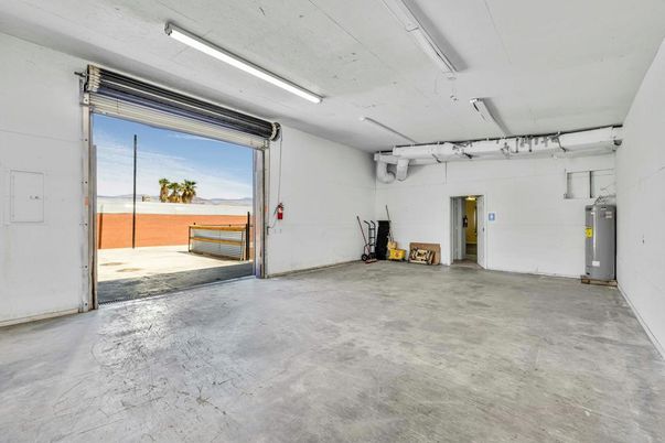 Garage, Interior