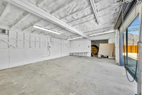 Garage, Interior