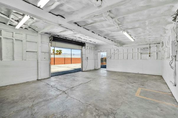 Garage, Interior