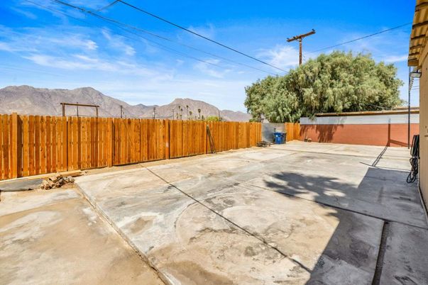 Backyard, Exterior