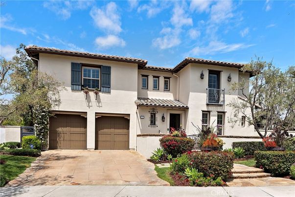 Attached, Exterior, Facade, Spanish Mediterranean