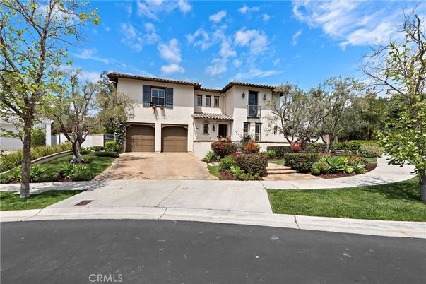 Attached, Exterior, Facade, Mediterranean
