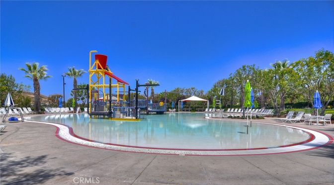 Exterior, Playground, Pool