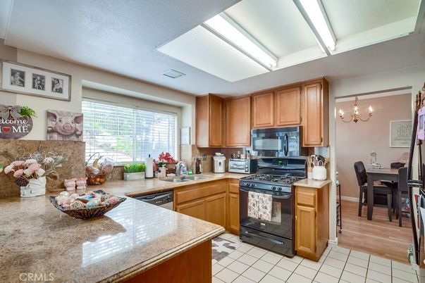 Chandelier, Dining room, Interior, Kitchen, Wood Texture Flooring