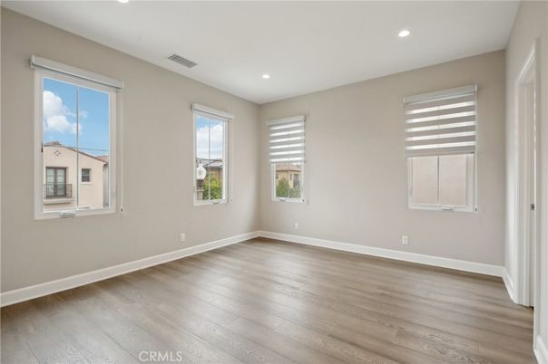 Empty room, Interior, Recessed Lighting, Wood Texture Flooring
