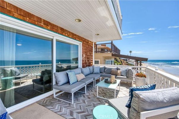Exterior, Living room, Water
