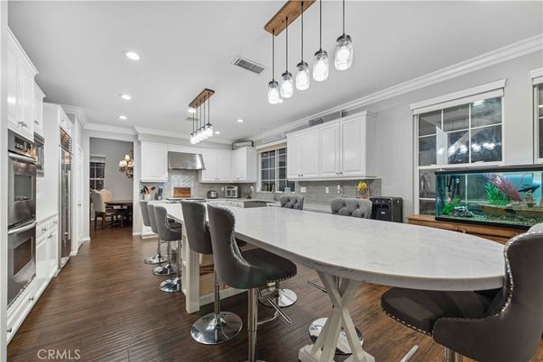 Chandelier, Dining room, Interior, Kitchen, Pendant Lights, Recessed Lighting, Wood Texture Flooring
