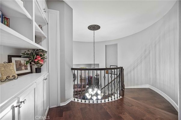 Interior, Pendant Lights, Wood Texture Flooring