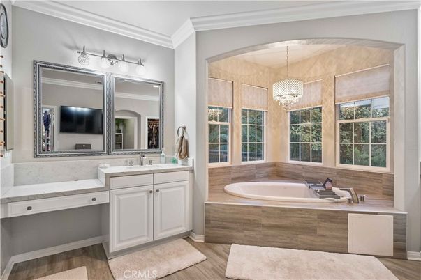 Bathroom, Interior, Pendant Lights, Wood Texture Flooring