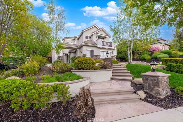 Backyard, Exterior, Facade, Queen Anne Victorian