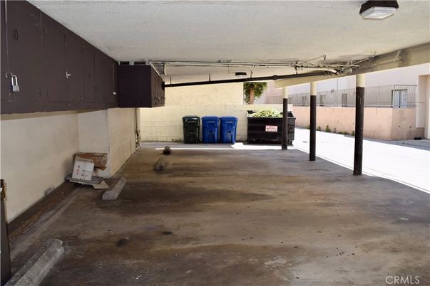 Garage, Interior