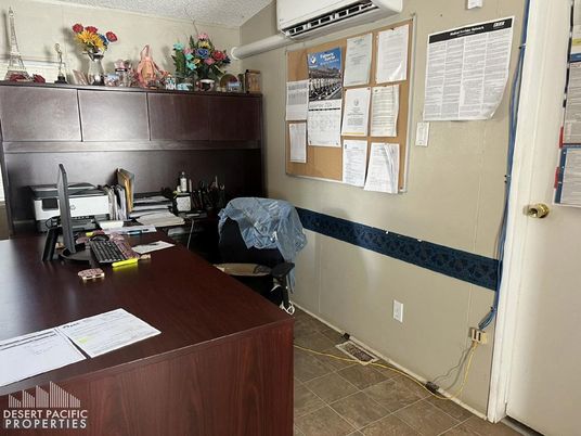 Home Office, Interior
