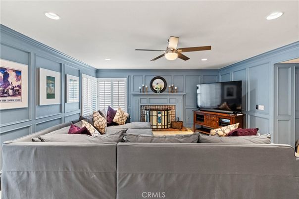 Fireplace, Interior, Living room, Recessed Lighting