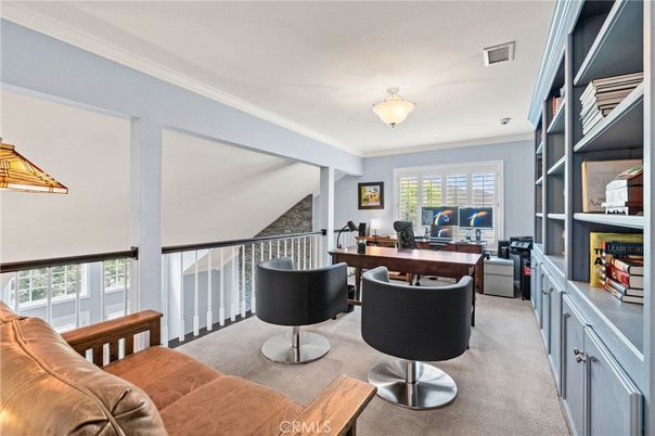 Home Office, Interior