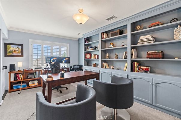 Home Office, Interior