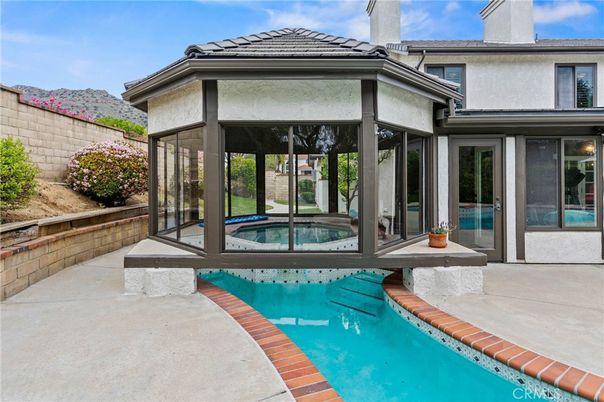 Exterior, Pool