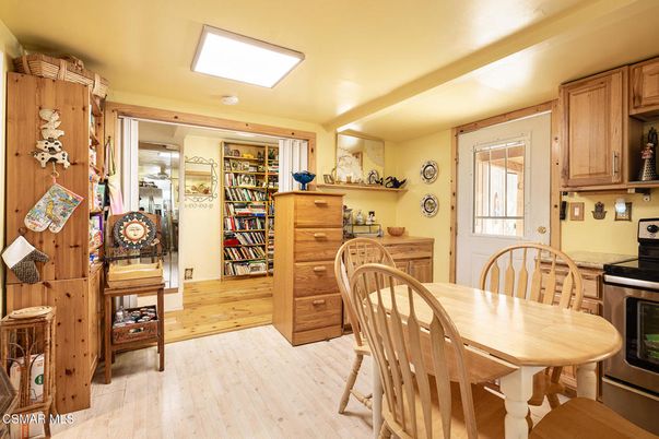 Dining room, Interior, Kitchen, Recessed Lighting, Wood Texture Flooring
