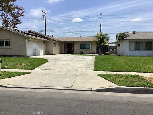 Attached, Backyard, Exterior, Facade, Ranch