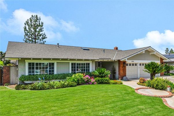 Attached, Backyard, Exterior, Facade, Ranch