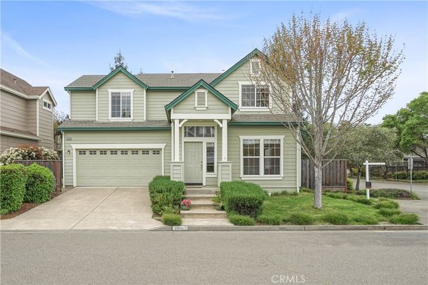 Attached, Exterior, Facade, Queen Anne Victorian