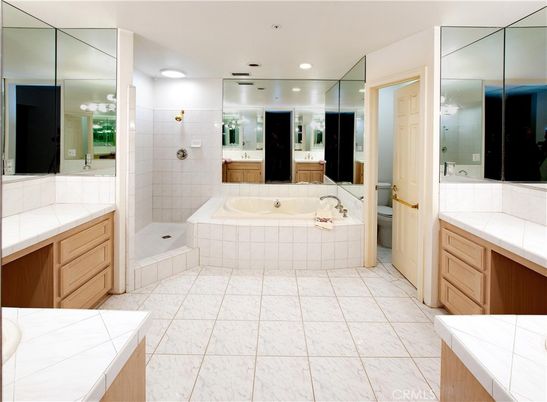 Bathroom, Interior, Recessed Lighting, Tile Countertops