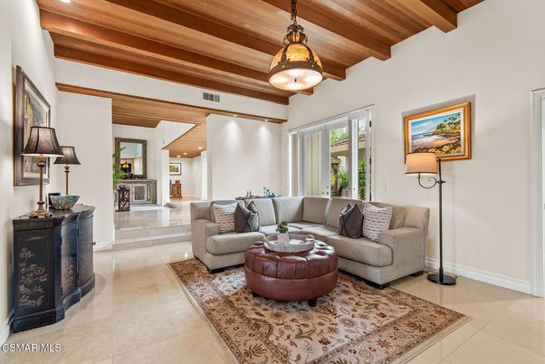 Interior, Living room, Pendant Lights, Recessed Lighting, Wooden Beams, Wooden Ceilings