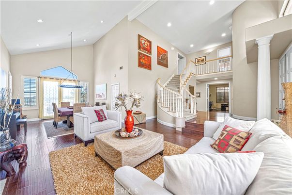 Dining room, Interior, Living room, Pendant Lights, Recessed Lighting, Wood Texture Flooring