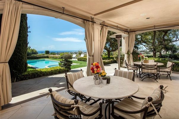 Dining room, Exterior, Pool
