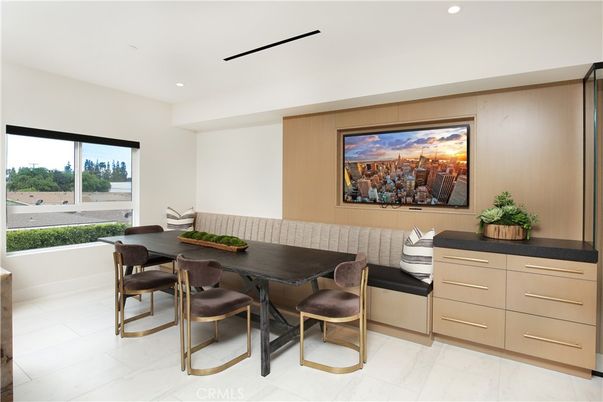 Dining room, Interior, Recessed Lighting