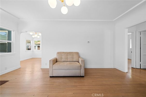 Empty room, Interior, Pendant Lights, Wood Texture Flooring