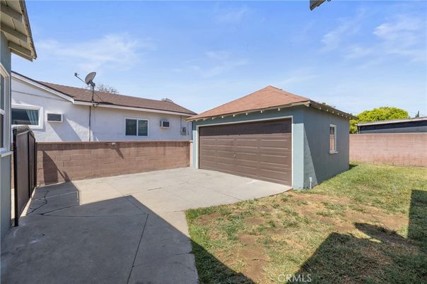 Backyard, Detached Garage, Exterior
