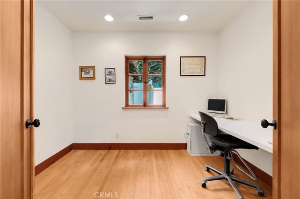 Home Office, Interior, Recessed Lighting, Wood Texture Flooring