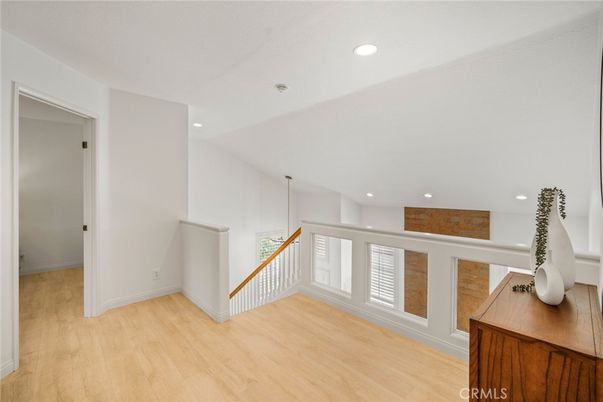 Interior, Pendant Lights, Recessed Lighting, Wood Texture Flooring