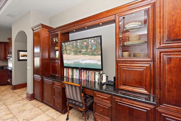 Home Office, Interior
