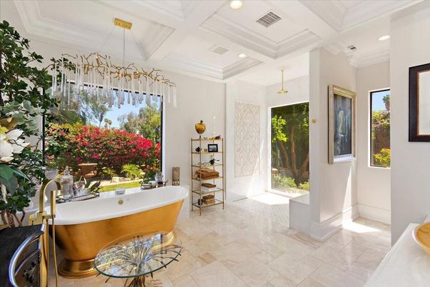 Bathroom, Free Standing Baths, Interior, Pendant Lights, Recessed Lighting