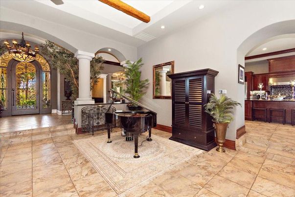 Chandelier, Interior, Piano, Recessed Lighting, Wooden Beams