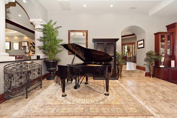 Interior, Piano, Recessed Lighting, Wood Texture Flooring