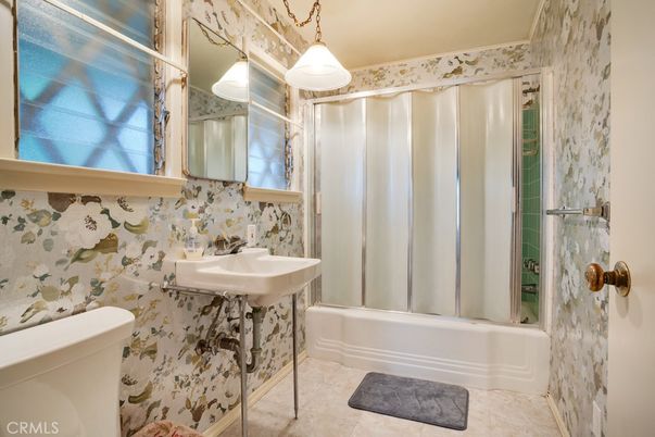 Bathroom, Interior, Pendant Lights