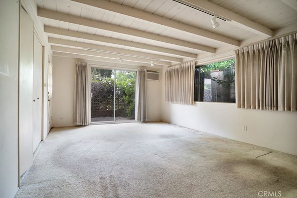 Empty room, Interior, Wooden Beams