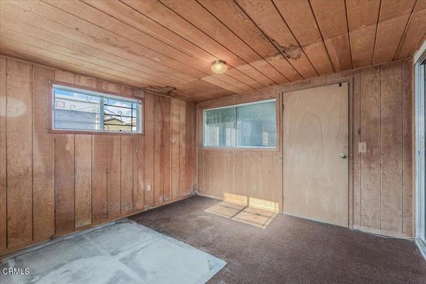 Empty room, Interior, Wooden Ceilings, Wooden Walls