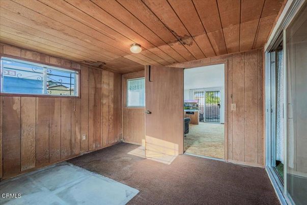 Empty room, Interior, Wooden Ceilings, Wooden Walls