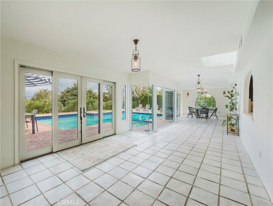 Dining room, Interior, Pendant Lights, Sun Room